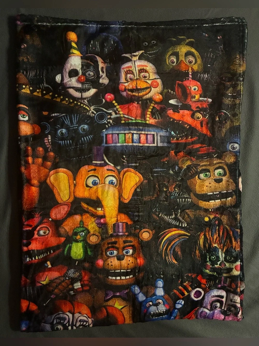 NEW Five Nights at Freddy's Throw Blanket